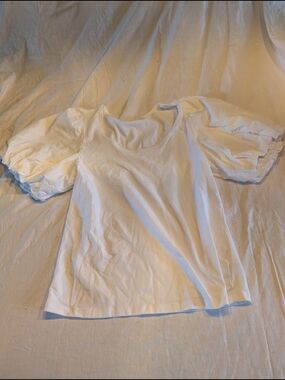 2/20$ Old Navy White Puff Sleeve Scoop Neck Tee